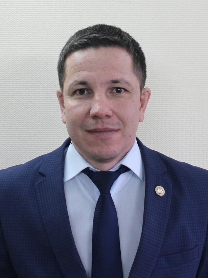 Фаниль Багаутдинов, депутат Государственного Совета РТ поздравляет с Днем учителя