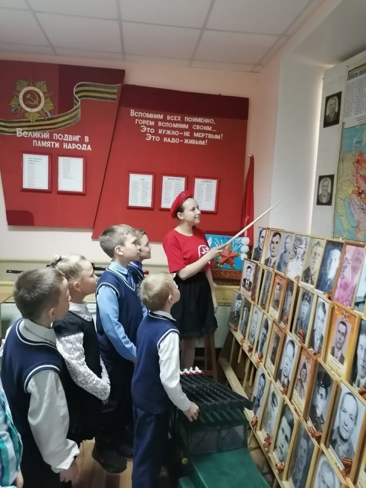 Юнармейцы Федоровской школы провели экскурсию для младших классов