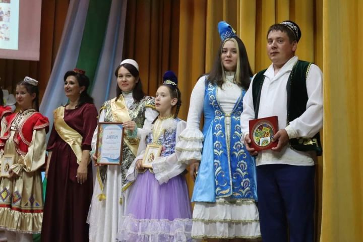 Семья Ахметовых представила Кайбицы  в республиканском конкурсе «Нечкэбил»