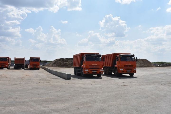 При выявлении фактов проезда большегрузов по внутрипоселковым дорогам Кайбицкого района примут меры
