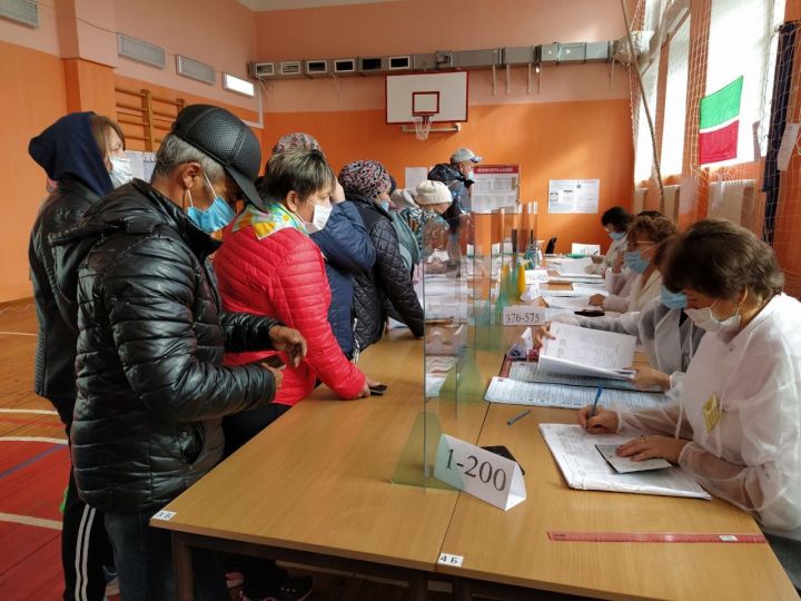 В Большекайбицком избирательном участке проголосовала более половины избирателей