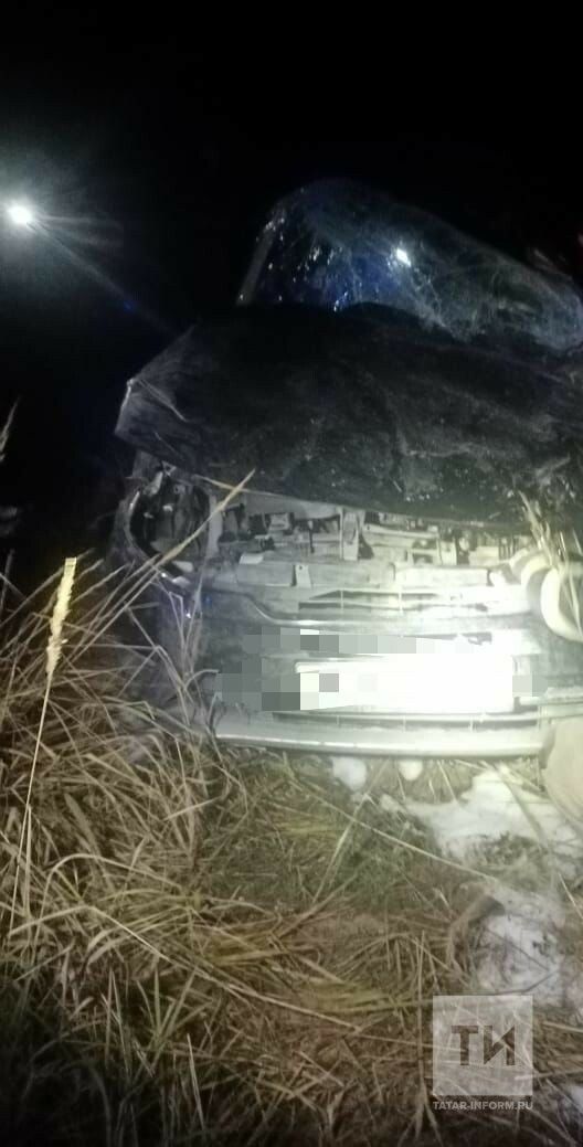 В Верхнеуслонском районе внедорожник опрокинулся в кювет, водитель сломал позвоночник