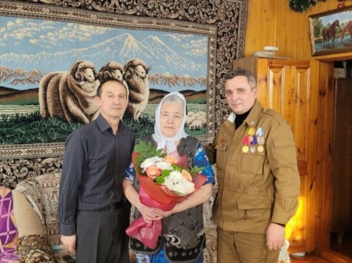 Заместитель главы Кайбицкого района навестил маму участника боевых действий в Афганистане