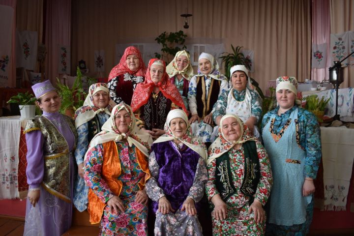 В Бурундуках показали театрализованное представление, как проводится званый обед, посвященный чтению Корана