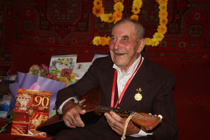 Самым старшим участником фестиваля «Самое поющее село» в Кайбицах стал 91-летний житель Каргалы