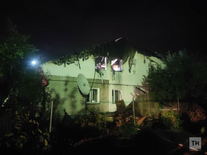 В Татарстане женщина вынесла из охваченного огнем дома маленького сына