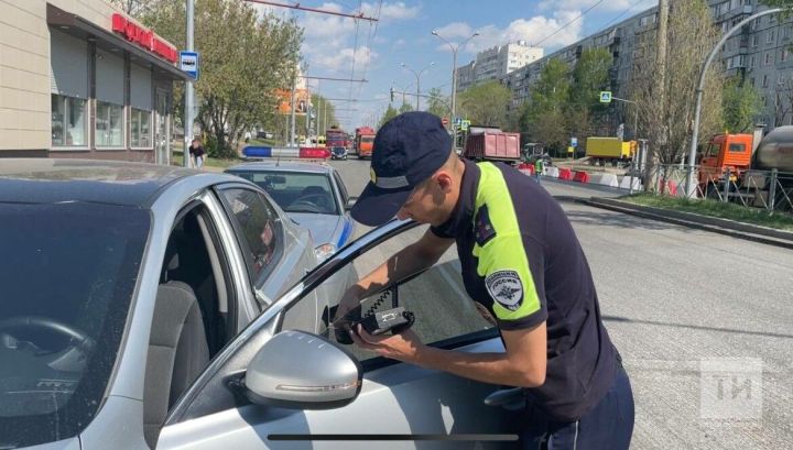 В Казани любитель тонировки снова попался автоинспекторам и получил штраф