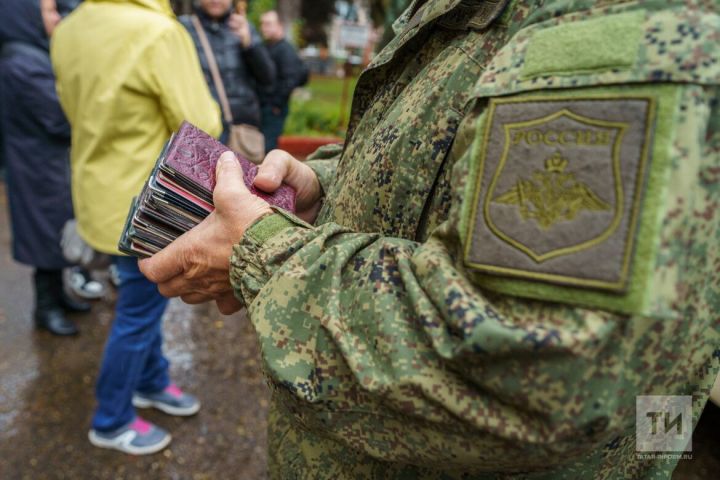 В Татарстане ежедневно с заявлениями на службу по контракту обращаются 30-40 человек