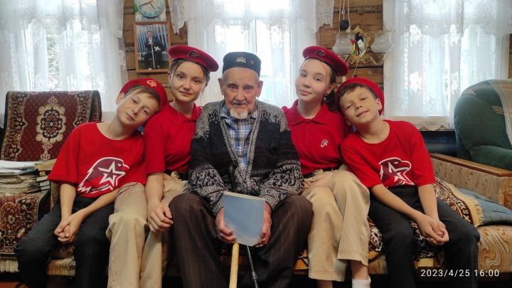 102 - летний ветеран Кайбицкого района желает мира на земле