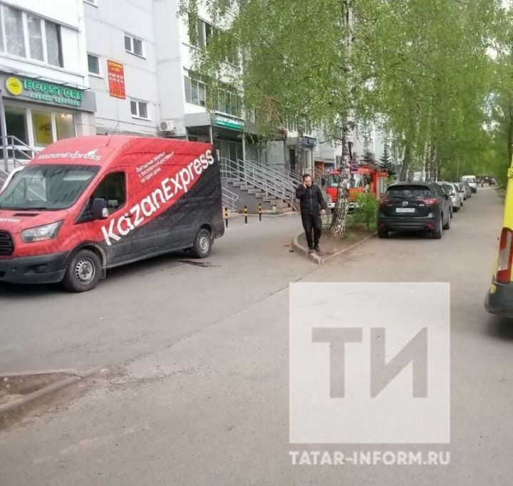 В Казани водитель фургона сбил на тротуаре человека