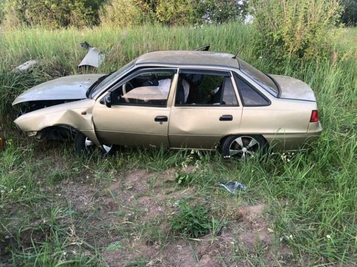 В Татарстане пассажир и годовалый ребенок получили травмы в вылетевшей с трассы