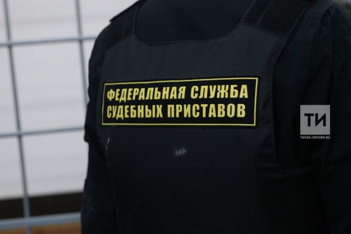 У татарстанца, задолжавшего 150 тыс. рублей алиментов, арестовали Ford Focus
