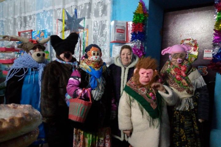 Участницы ансамбля «Рябинушки» из Ульянкова от колядок наполнились благостным настроением