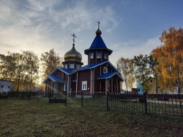 В храме Сергия Радонежского в Большом Подберезье всегда много прихожан