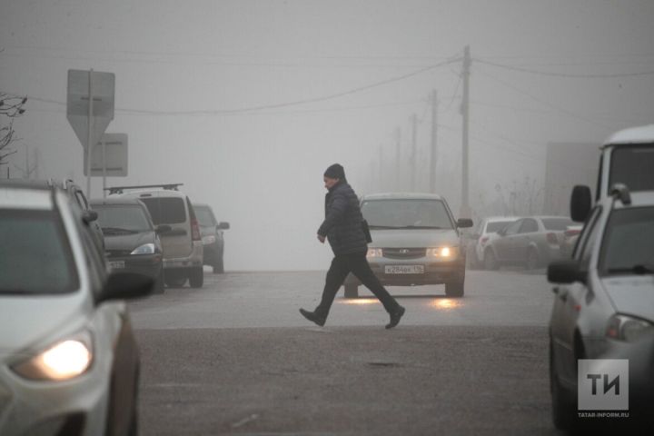 ГАИ Казани напомнила водителям и пешеходам о необходимости соблюдения ПДД при непогоде