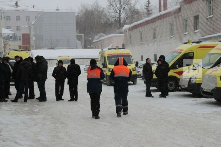 На ж/д переезде в Альметьевском районе поезд столкнулся с фурой