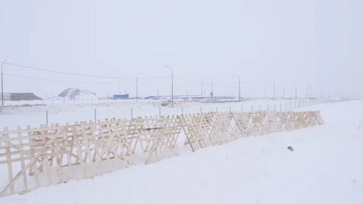 На трассе М12 в Татарстане установили снегозадерживающие щиты