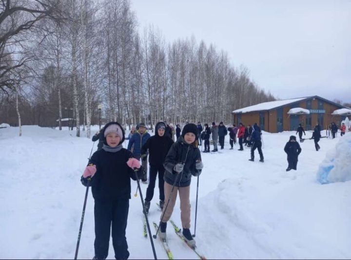 Команда Бурундуковской школы — победитель лыжных гонок