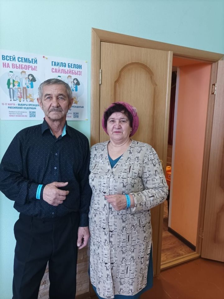 Жительница Салтыганова на избирательный участок пришла с пирогами