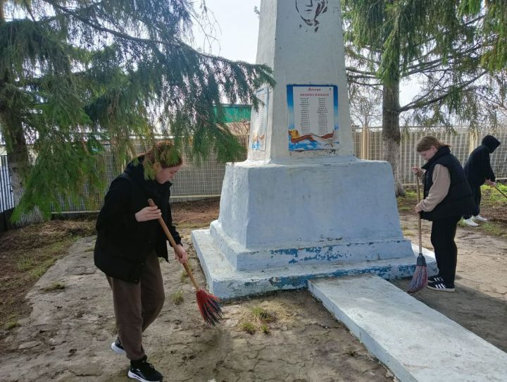 Более 2,7 тыс. памятных мест приведут в порядок единороссы Татарстана