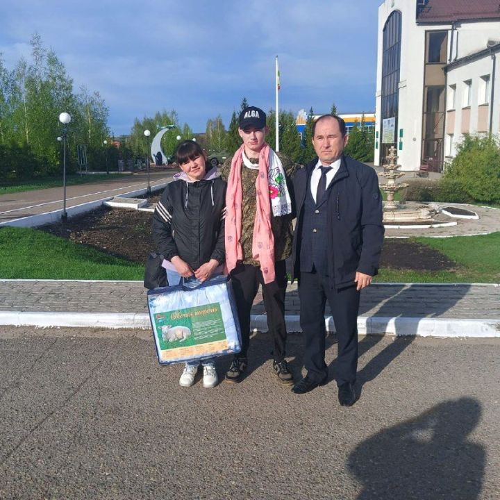 Кайбыч егетләре армиягә китә