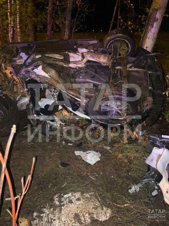 В Татарстане иномарка с пассажирами вылетела в кювет, есть пострадавшие