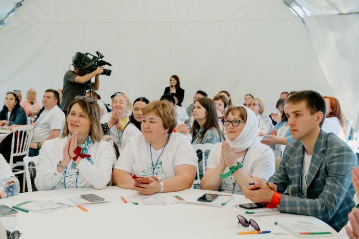 Руководитель кайбицкого центра поддержки семейных ценностей приняла участие в Сабантуе НКО РТ