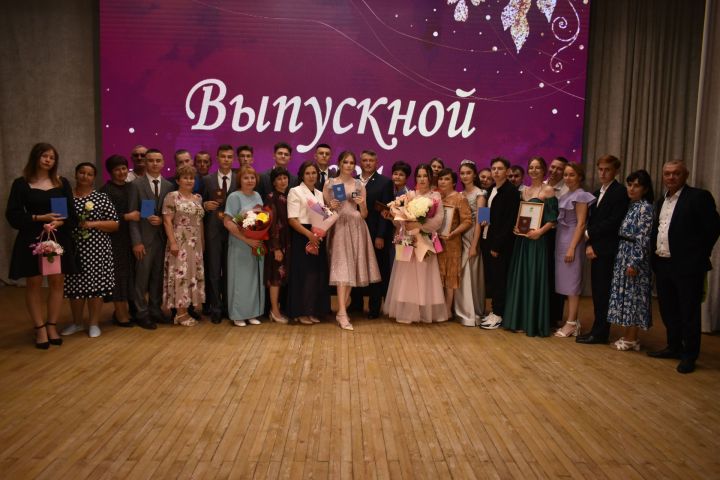 В Кайбицком районе состоялся единый выпускной