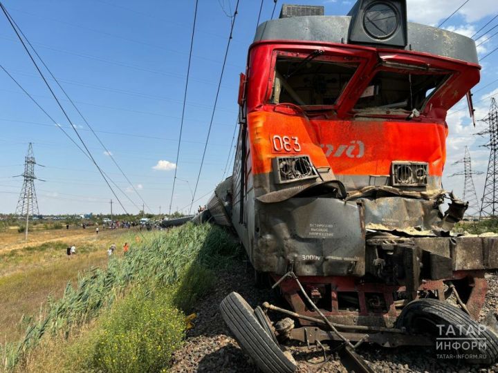 После схода с рельсов поезда из Казани госпитализированы 16 человек, 140 получили ушибы