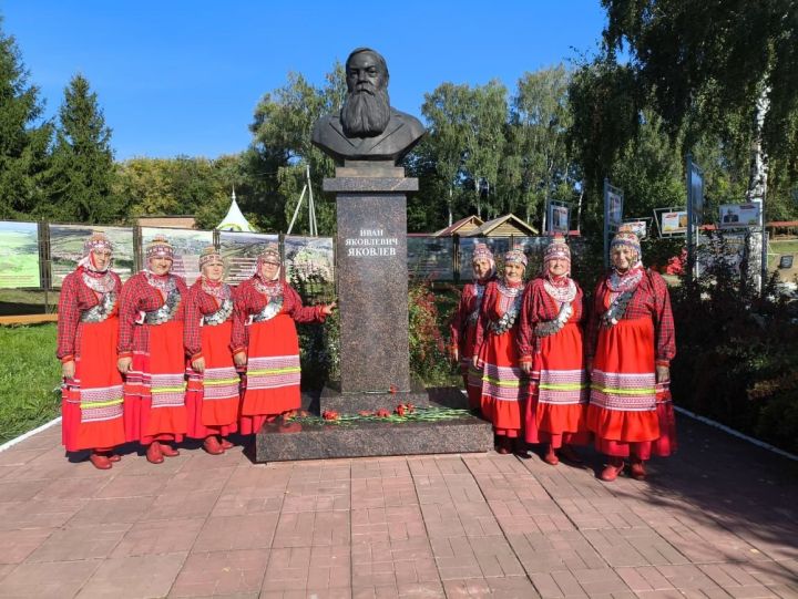 Фольклорный ансамбль «Палан» из Малых Мемей принимает активное участие в различных культурных мероприятиях