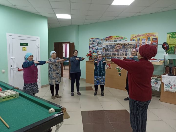 В Берлибашском сельском клубе стартовал новый проект — линейные танцы для пожилых людей