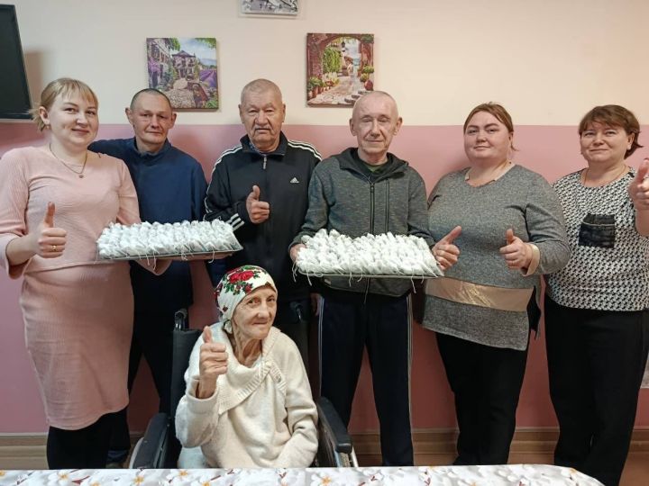 В Кайбицком доме-интернате для престарелых и инвалидов состоялось важное событие — уникальная акция «Вкусный чай для солдат»