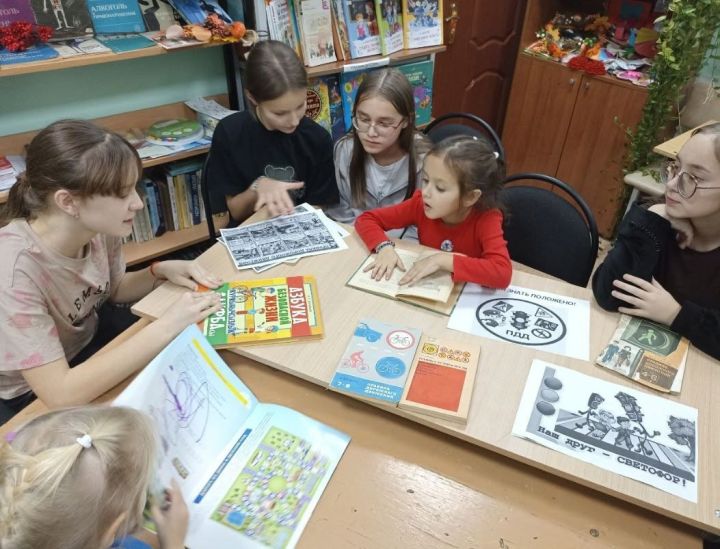 В Берлибашской сельской библиотеке прошло познавательное мероприятие для детей — беседа на тему «Правила дорожного движения»