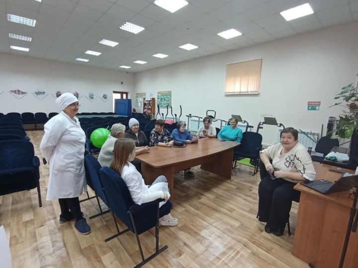 В Кулангинском поселении работники культуры организовали встречу, чтобы рассказать жителям о важности здорового образа жизни