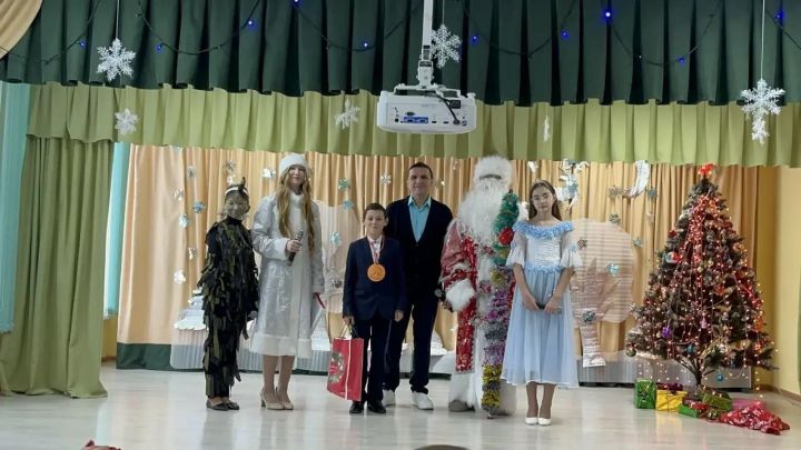 В Чутеевской школе перед Новым годом прошла трогательная акция «Елка желаний»