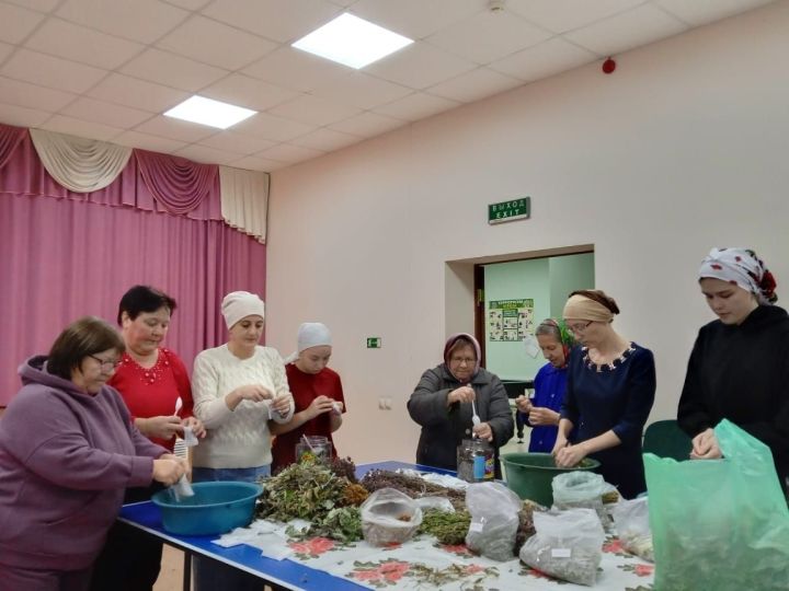 В селах Кайбицкого района готовятся к отправке гуманитарного груза
