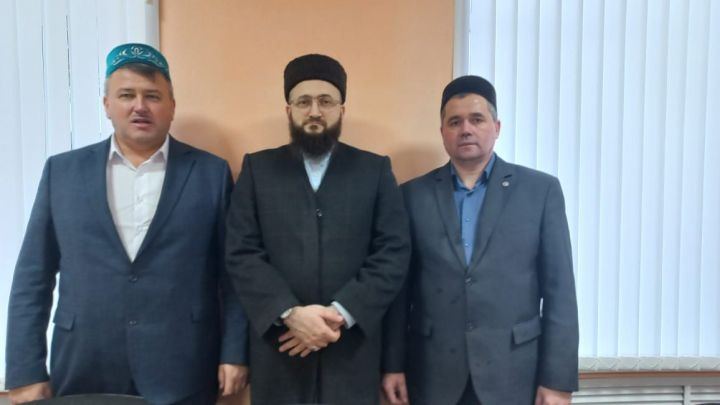 Татарстан Диния назәрәте рәисе, мөфти Камил Сәмигуллин Борындык авылы мәчетенең 130 еллык тантанасында катнашты