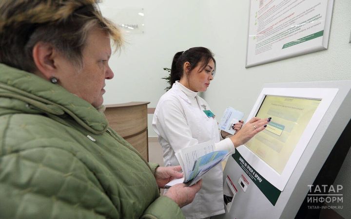 Социальный фонд разъяснил, как оформить больничный во время отпуска за границей