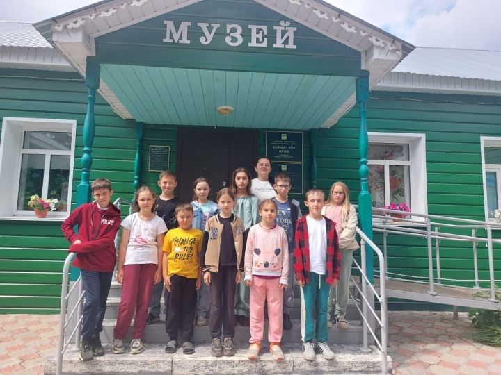 Лагерь «Колокольчик» из Хозесановской школы посетил музей Кайбицкого края