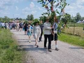 В Каргалинском сельском клубе Кайбицкого района прошёл праздник «День святой Троицы»