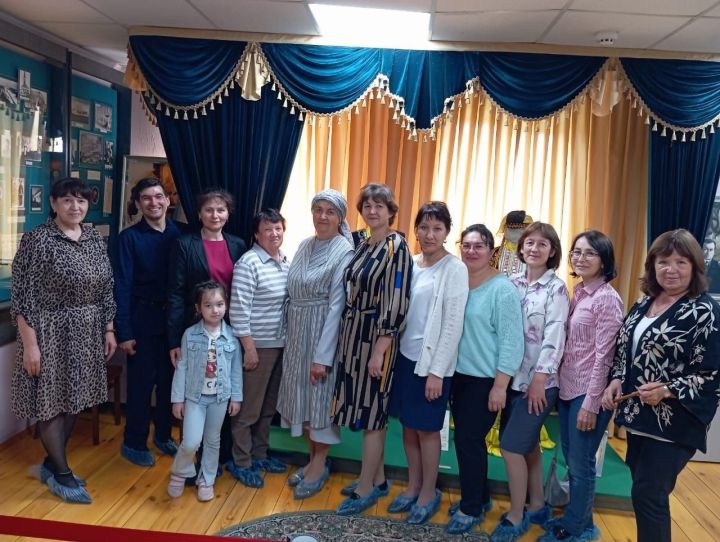 В канун Дня социального работника сотрудники Кайбицкого районного отделения соцфонда посетили музей Галии Кайбицкой