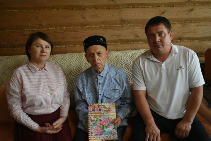 Долгожитель Ягфар Халитов из Больших Кайбиц  35 лет посвятил строительству дорог