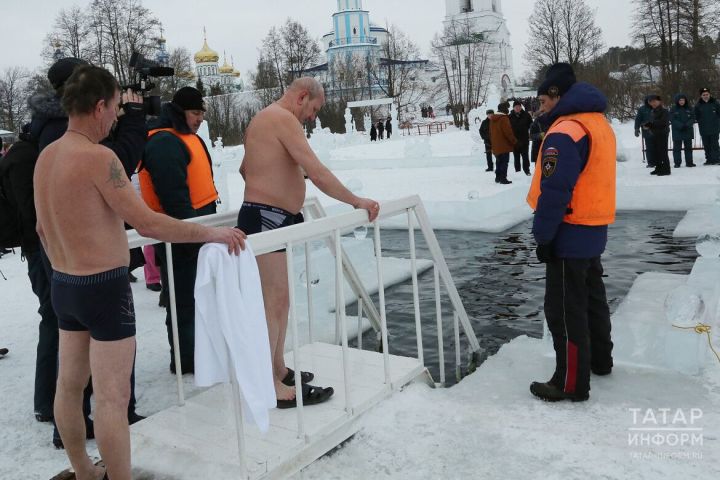 Врач: «Погружение в прорубь с головой может привести к инсульту»