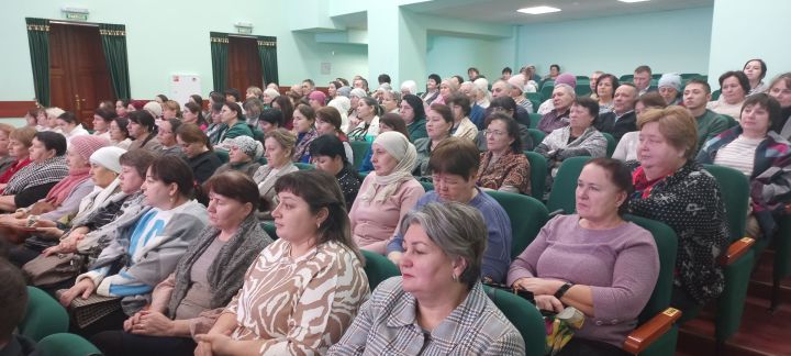 В Больших Кайбицах продолжат масштабную реконструкцию водопровода,  а чутеевцы не уступают первенства по развитию животноводства в личных подворьях