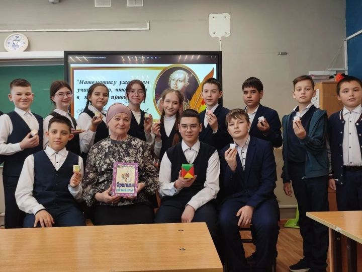В Большекайбицкой школе прошел мастер-класс по созданию объемных фигур