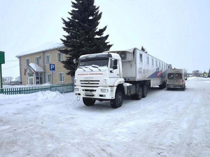 Мобильный медицинский комплекс Городской клинической больницы № 7 имени М. Н. Садыкова начал свою работу в селе Федоровское