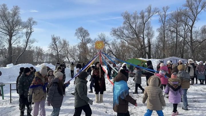 В Молькеево состоялось праздничное мероприятие «Масленица хороша — широка её душа»