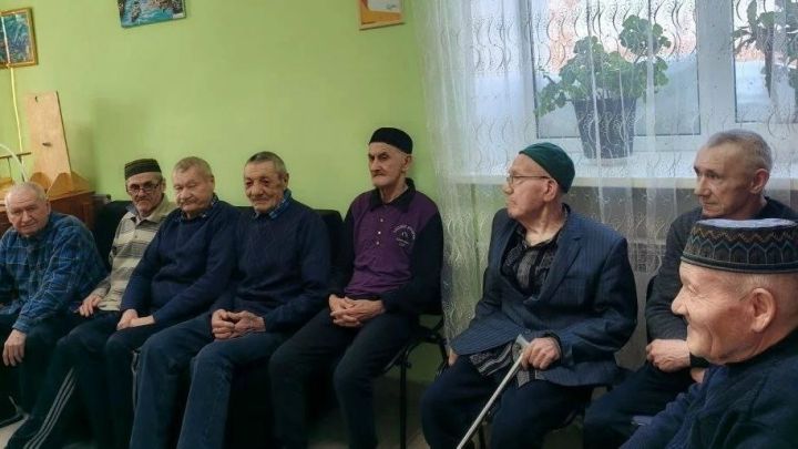 Проживающие ГБУ «Кайбицкий ДИПИ» МТЗ и СЗ РТ просмотрели фильм  «В бой идут одни старики» в день разгрома немецко-фашистских войск в Сталинградской битве