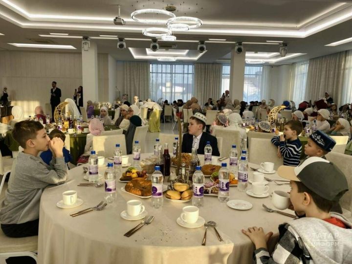 «Мы хотим показать красоту религии»: в Казани прошел благотворительный ифтар для детей