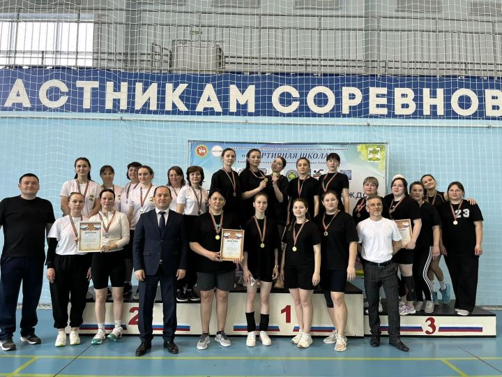 В Кайбицах состоялся чемпионат района по волейболу среди женских команд